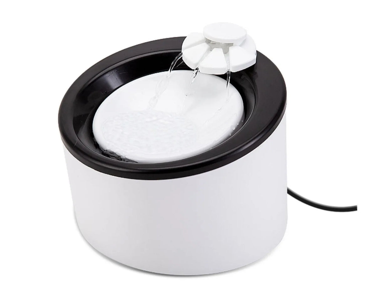 White plastic automatic drinking machine for cats and dogs with USB power cable