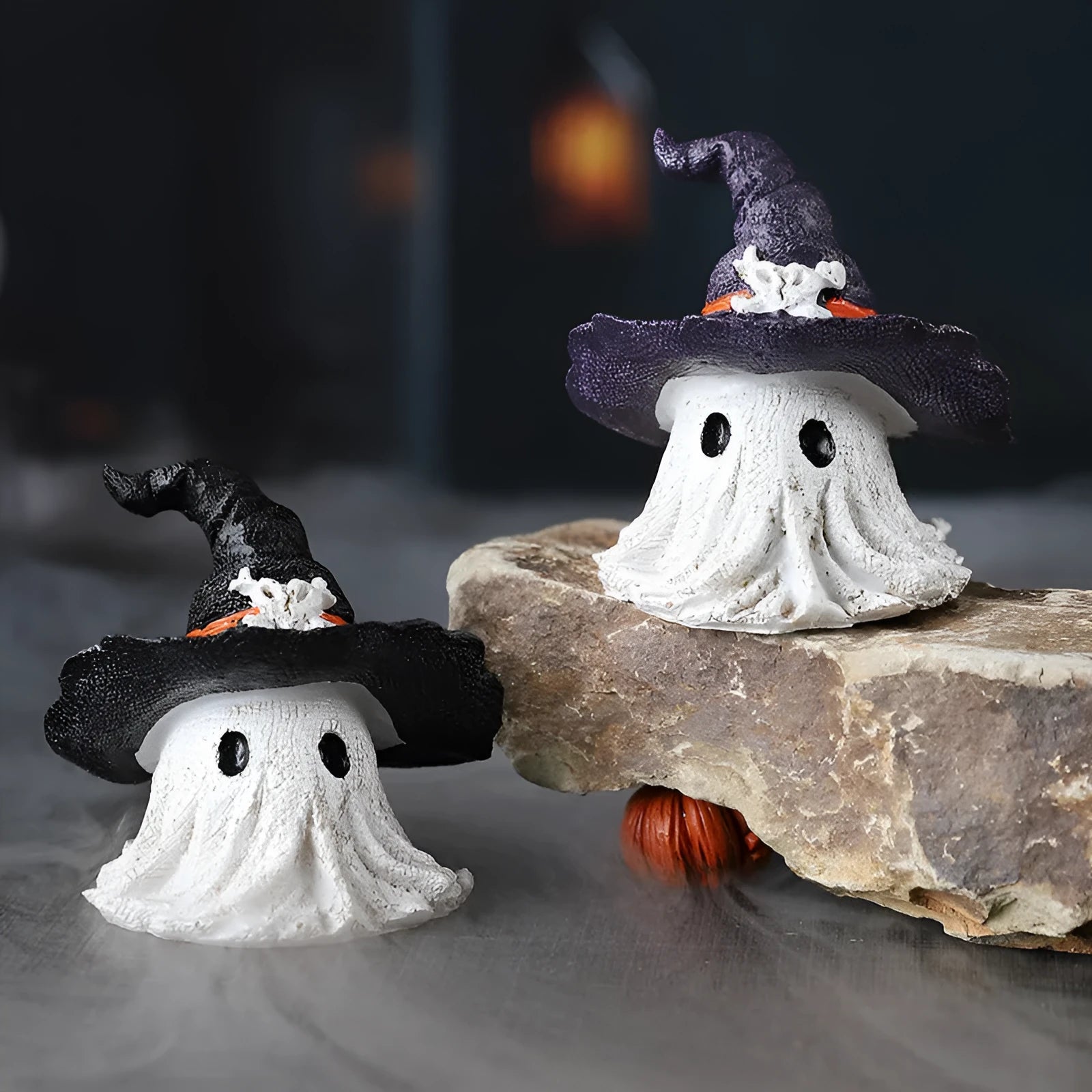 Purple and black resin wizard hat ornaments for Halloween and Christmas decoration