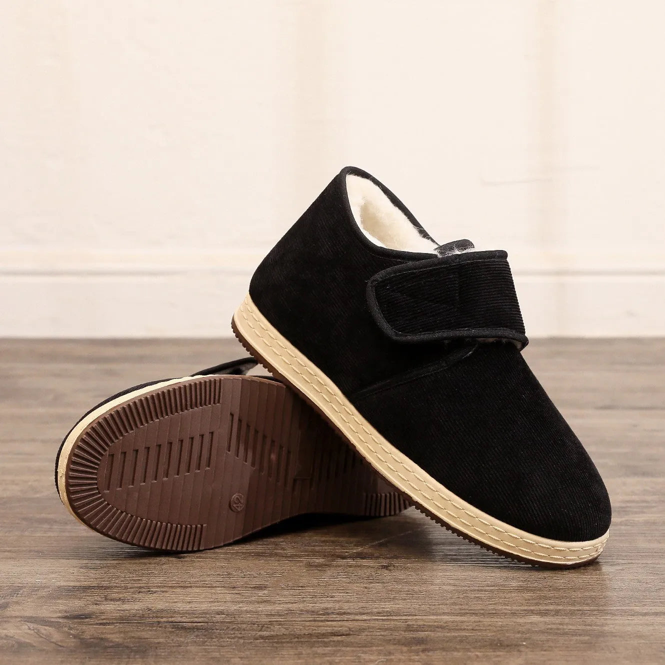 Soft soled velvet thick cotton winter shoes in black with buckle fastening, size 38 to 45