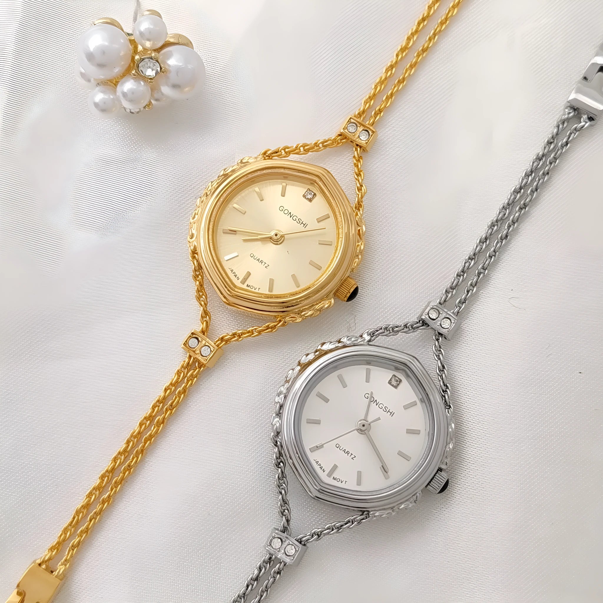 Women's mori style quartz watch with 25mm dial and chain strap in gold or silver colour