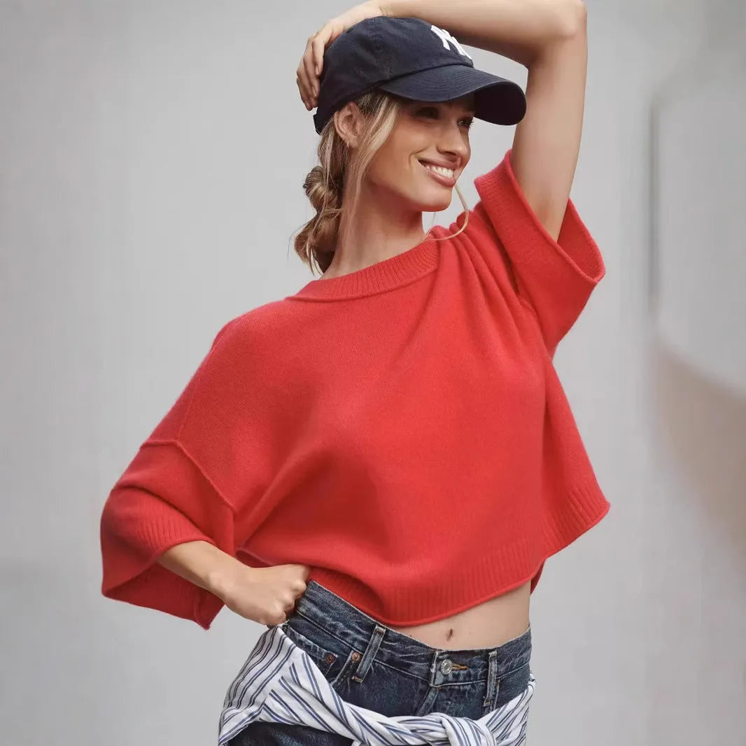 Hot girl style short t-shirt in red with exposed navel design and regular sleeves