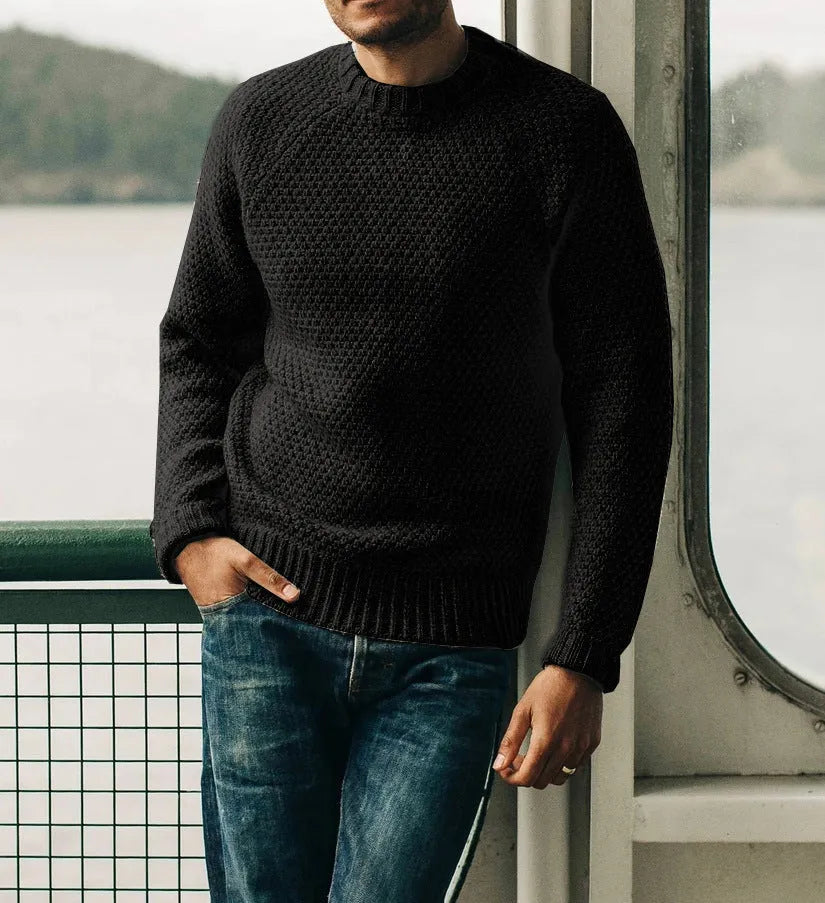 Men's loose fit thick wool round neck pullover sweater in solid colour casual winter top