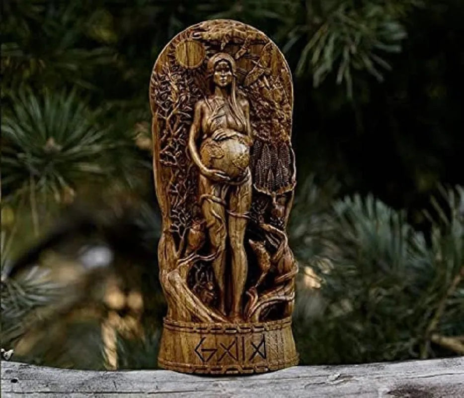 A detailed synthetic resin Greek goddess statue measuring 22cm tall for altars or gardens.
