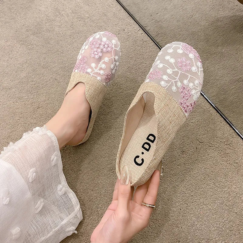Women's low heel flat slip-on hollow sandals in gold with mesh upper and floriculture pattern