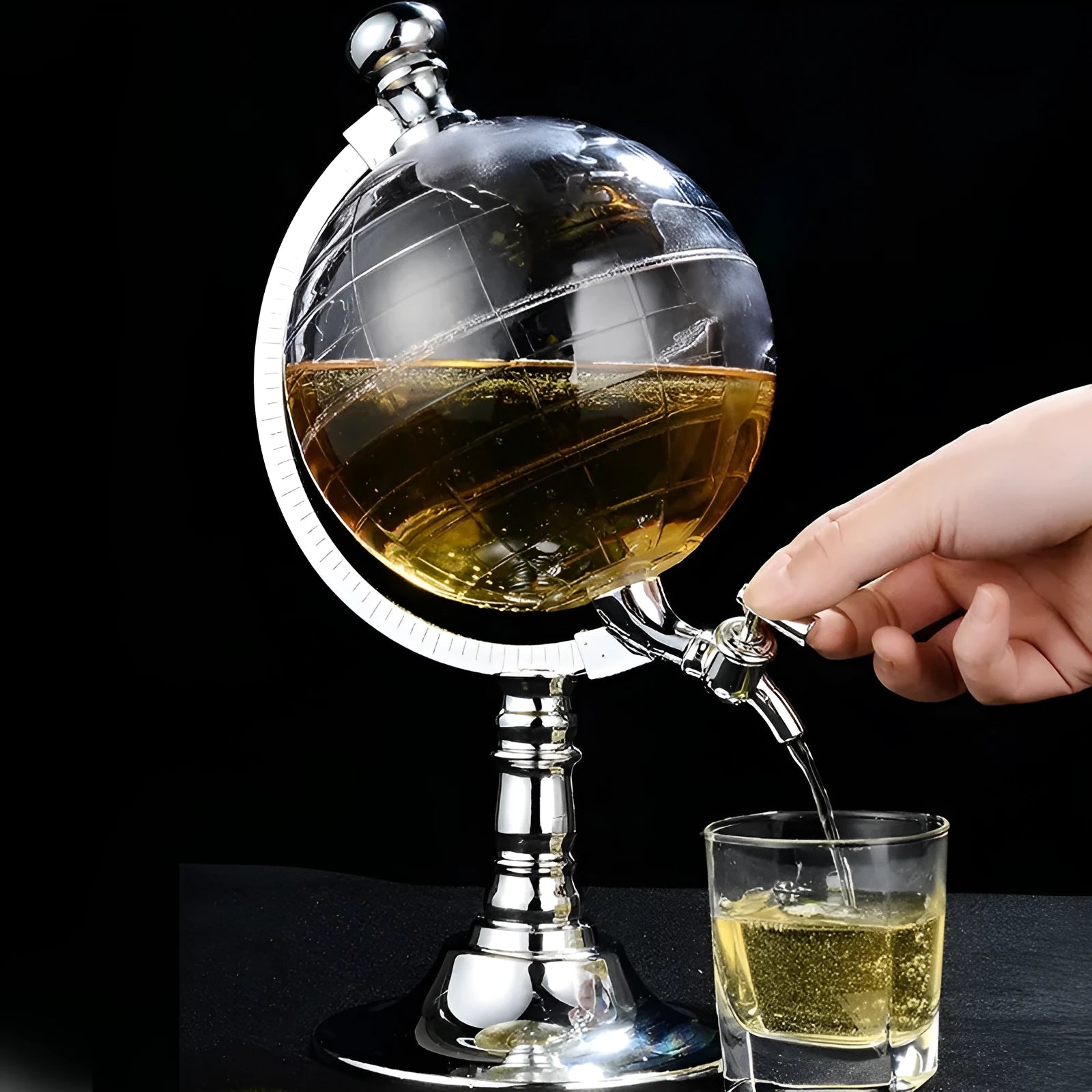 Transparent globe wine decanter on silver stand with 1 litre capacity for alcohol drinks
