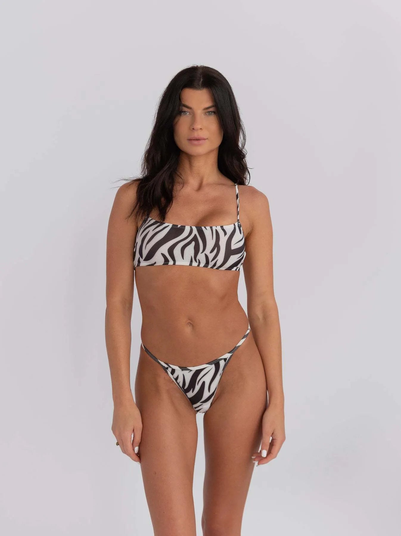Women's striped banded bikini swimsuit with adjustable straps in polyester fabric
