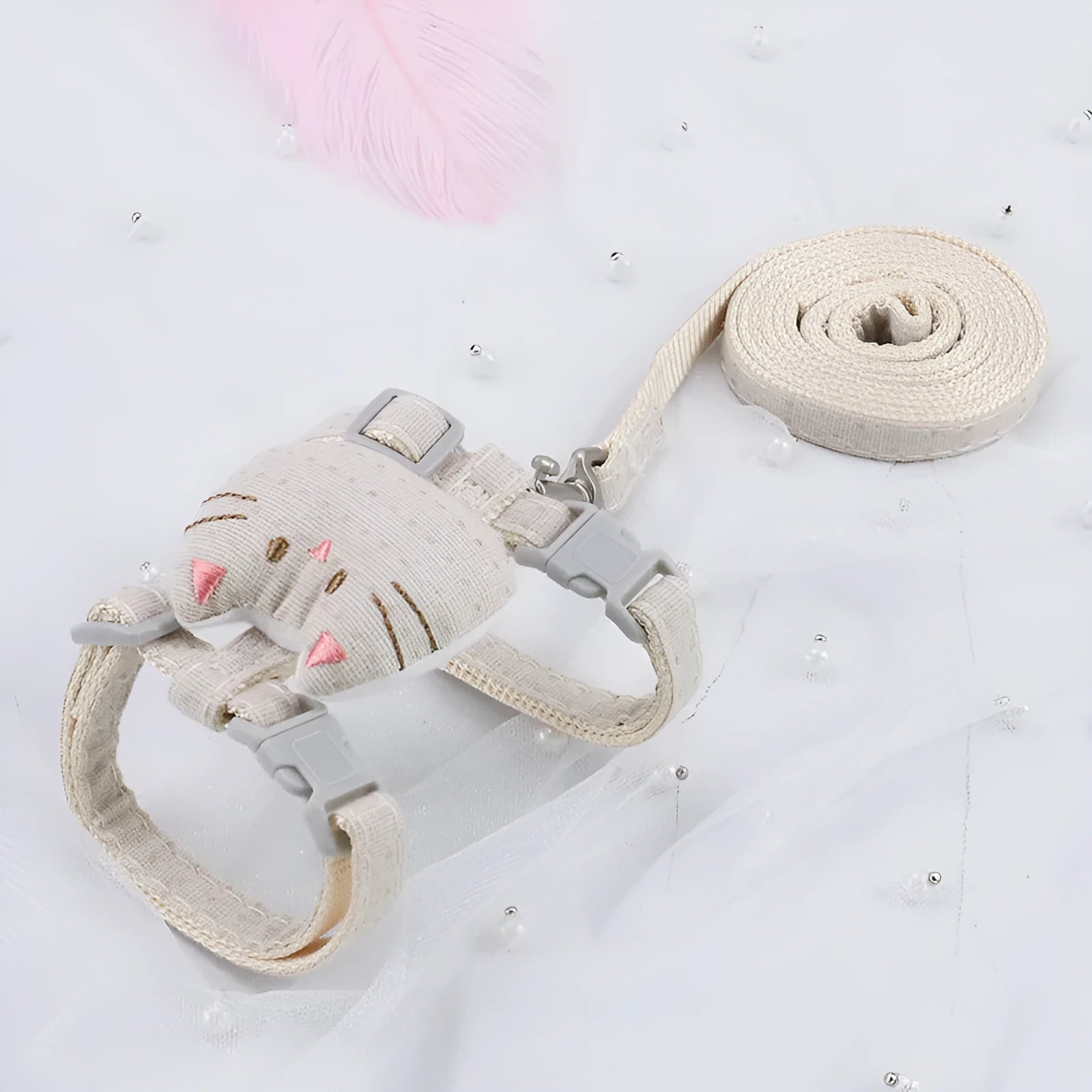 T-shaped cloth cat pulling rope in pink colour suitable for cats up to 8kg