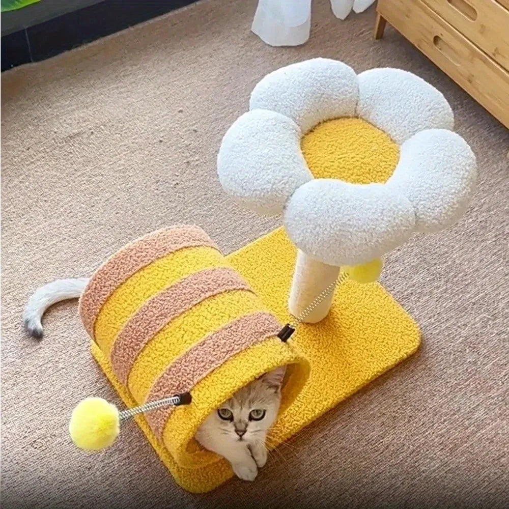 Yellow bee-shaped cat climbing frame with sisal scratching board and tunnel, dimensions 46x36x25cm.