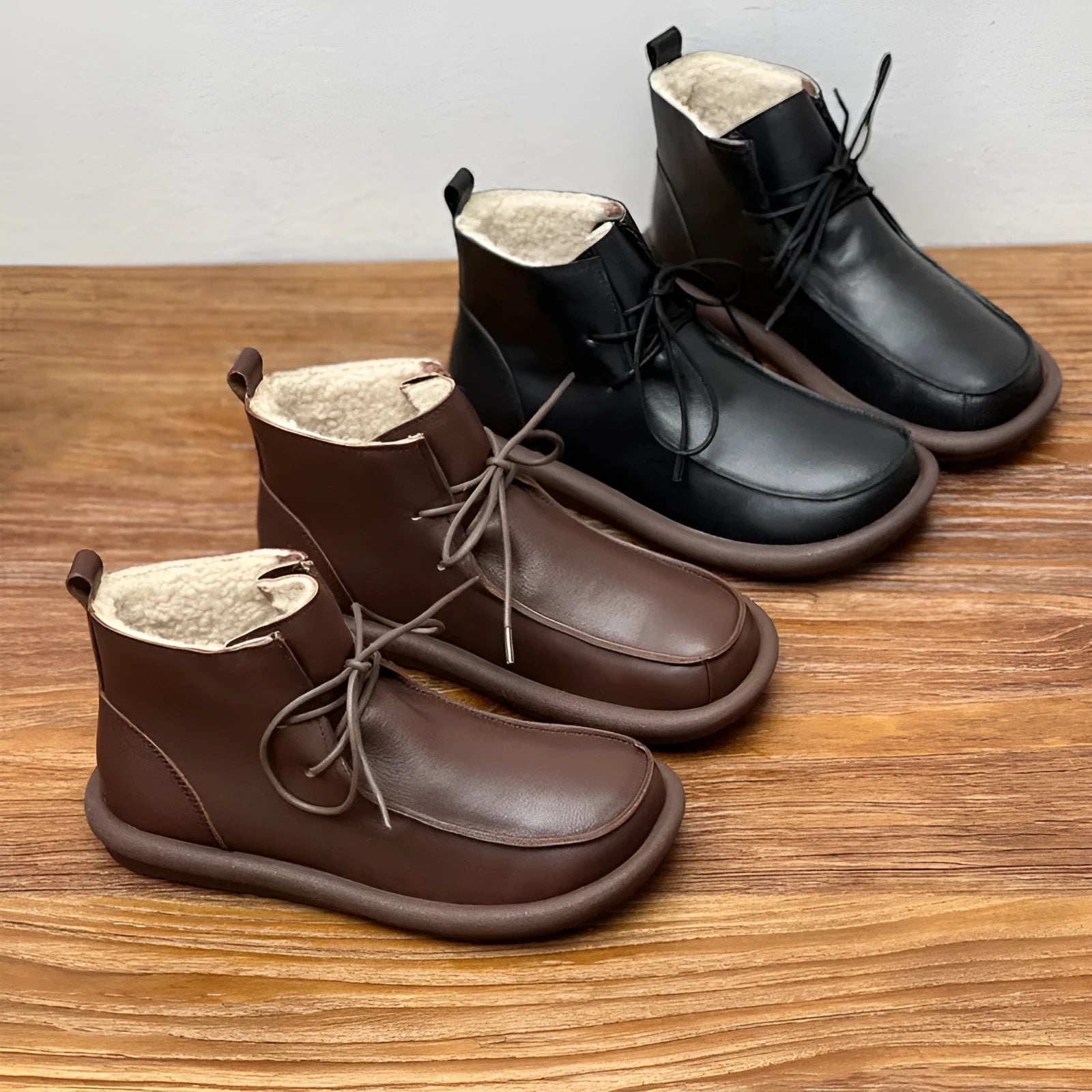 Women's cowhide leather boots with velvet lining in black and coffee colours