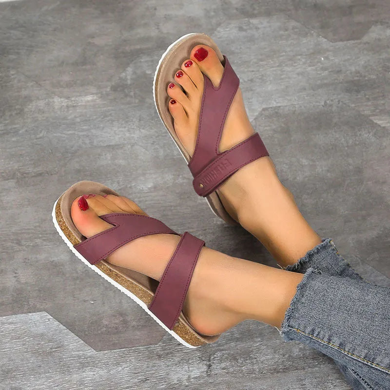 Flat toe ring thick-soled flip-flops in artificial PU with foam sole