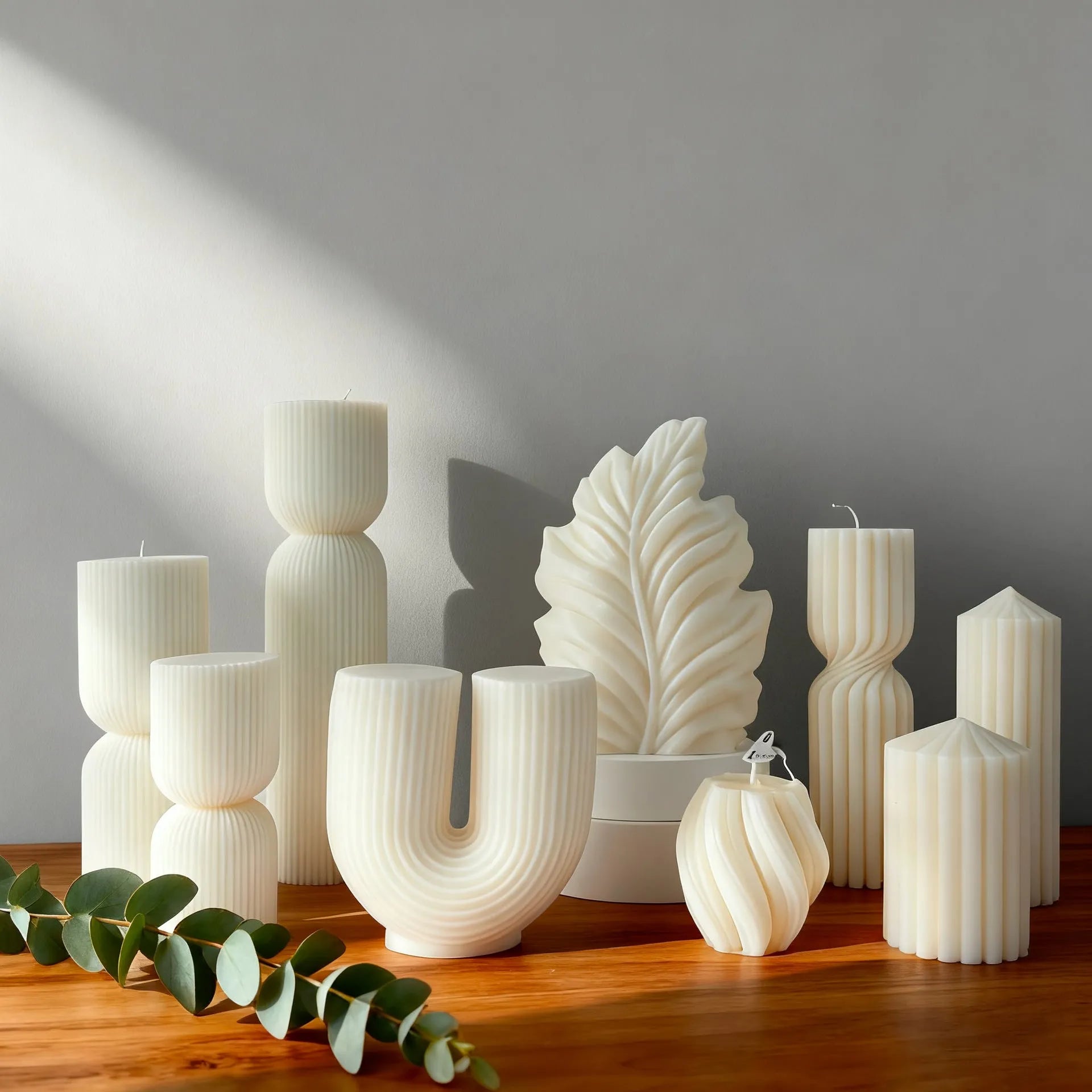White spherical soy mixed wax handmade aromatherapy candle on table