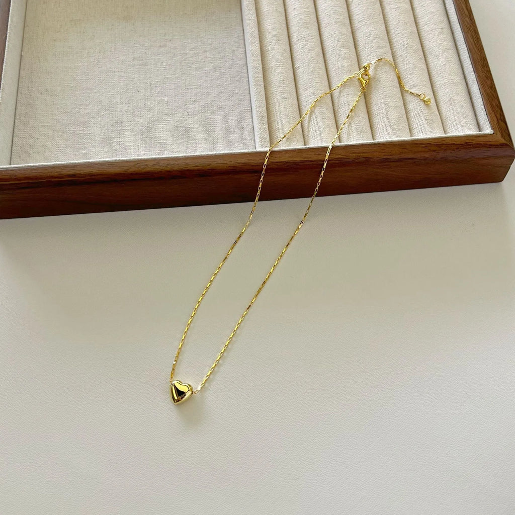 Women's 925 silver heart pendant clavicle chain with electroplated gold or silver finish