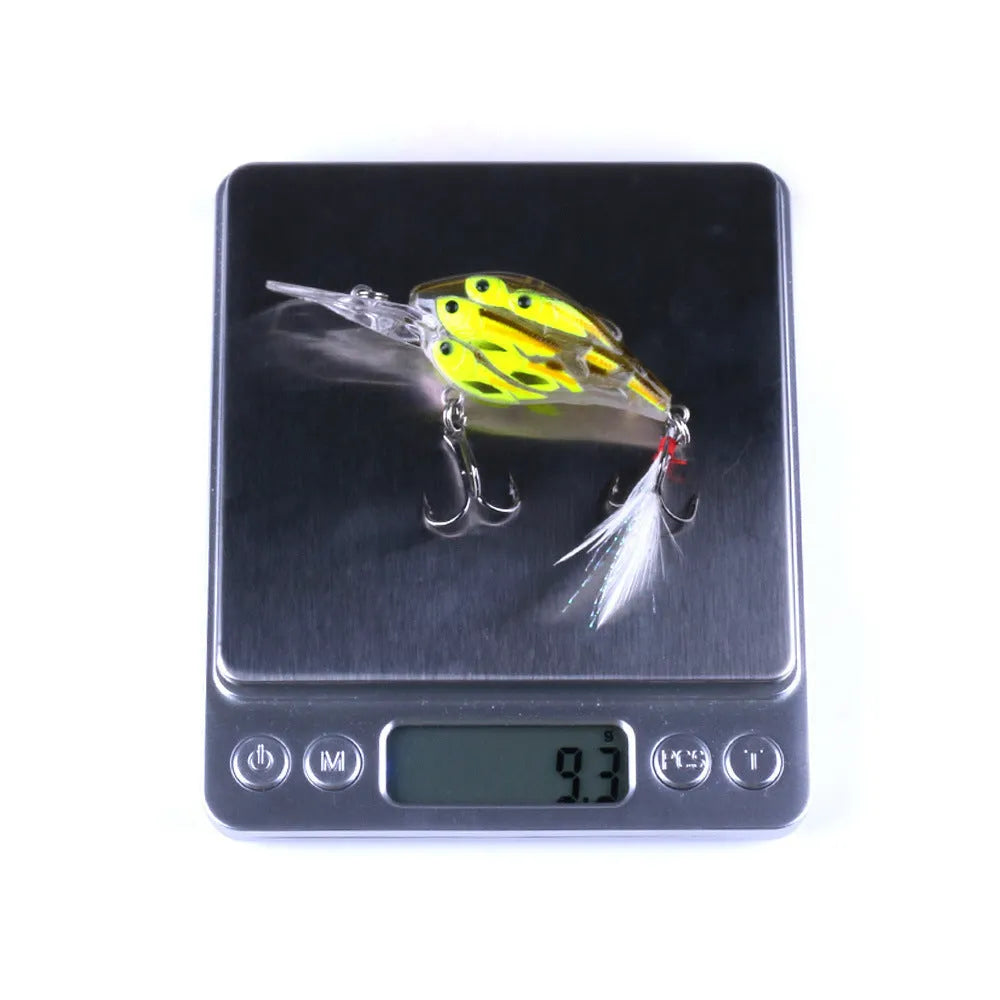 Fish feather design hard fishing bait lure measuring 7.5cm with floating construction for sea fishing