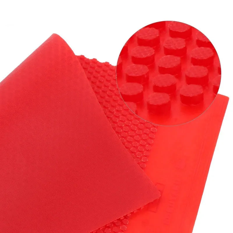 Single sheet of black and red raw rubber for table tennis racket with small particle texture