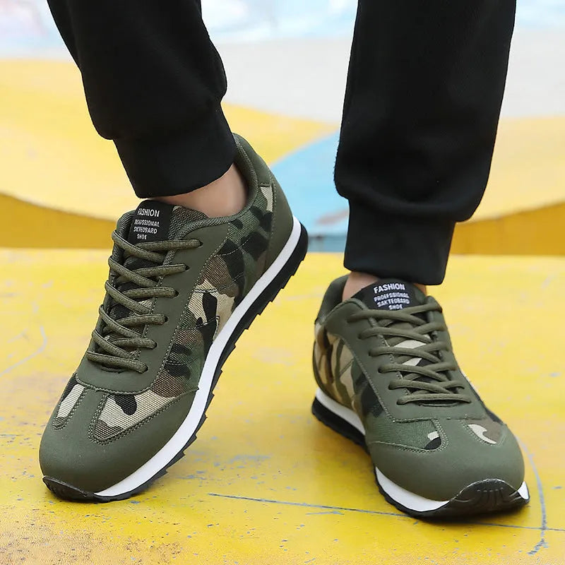 Men's and women's camouflage pattern sports running shoes with suede upper and mesh lining