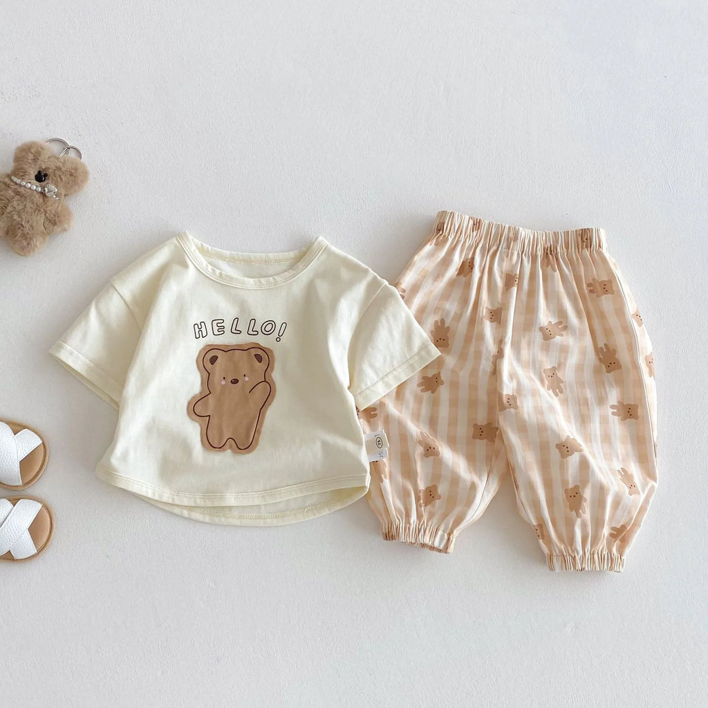 Children's bear patch cartoon T-shirt and shorts two-piece set in khaki colour, cotton-polyester blend, short sleeves and shorts