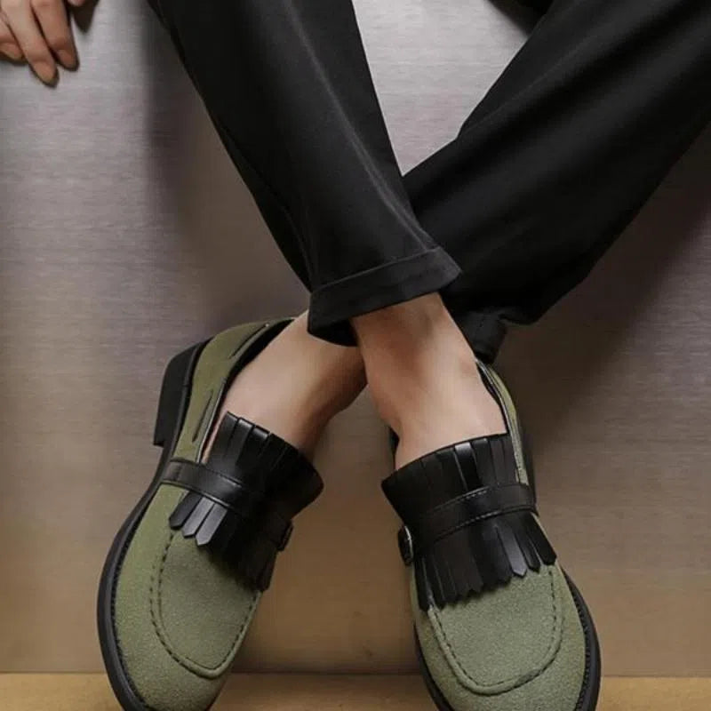 Men's denim tassel loafer shoes with pointed toe, flat heel and low-cut shaft, in gray or green.