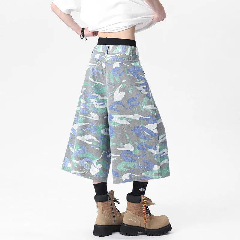 Camouflage pattern cotton denim cropped trousers with straight leg silhouette and functional pockets