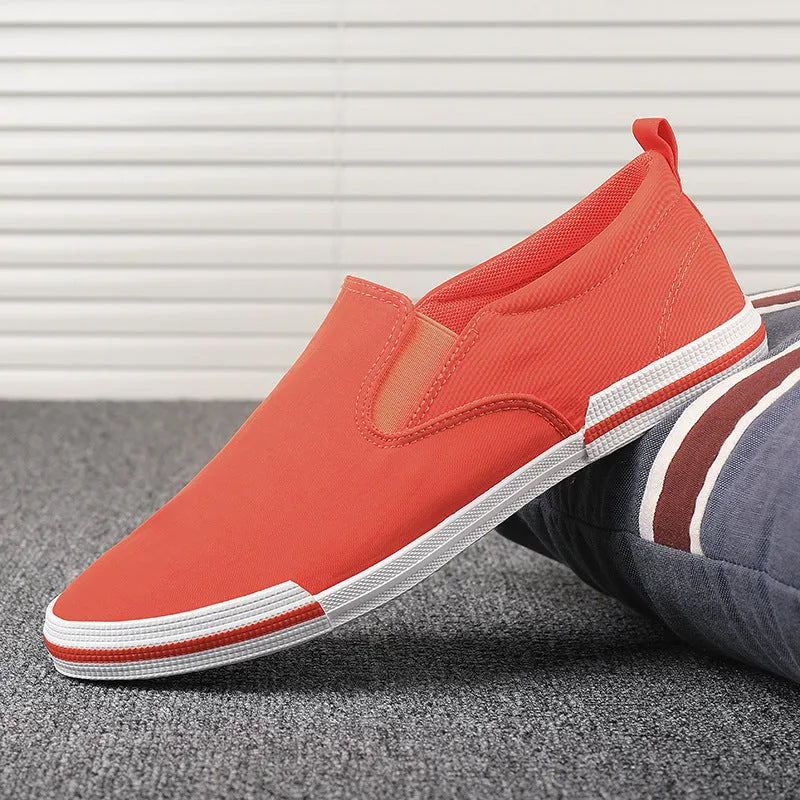 Men's casual canvas sneakers in three colours with vulcanised rubber sole and low-top design