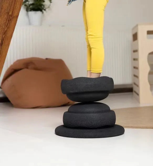 Plastic wood surf balance board for children aged 4-6 in mixed colour and black options