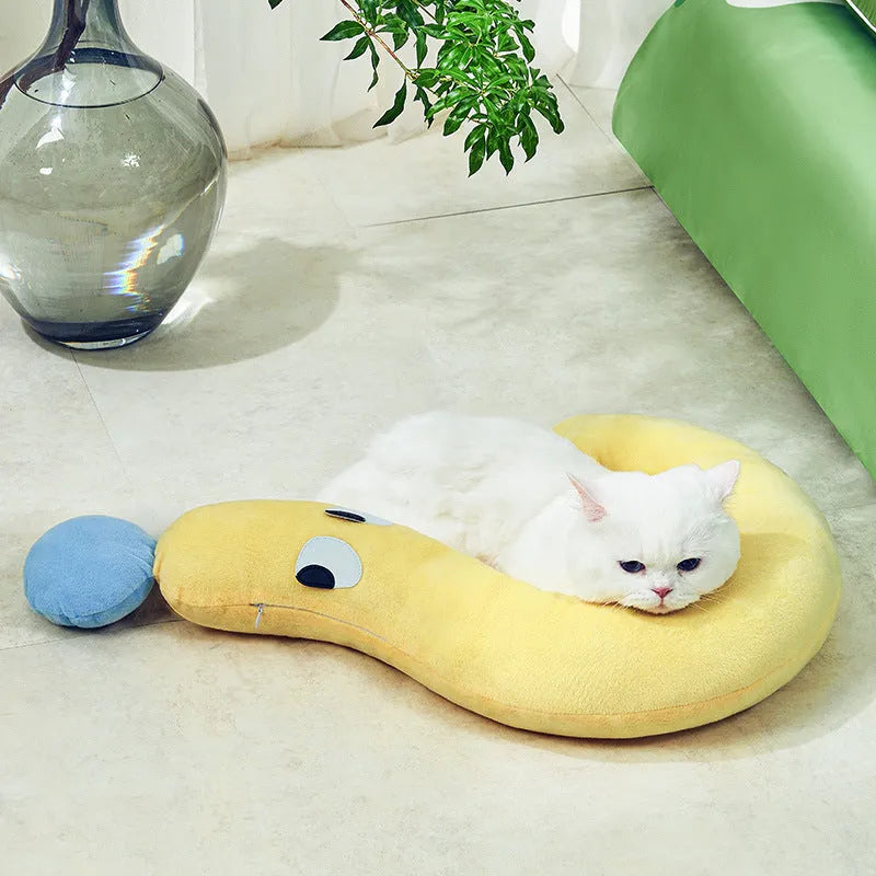 Blue pet cushion measuring 62cm by 39cm for cats and dogs
