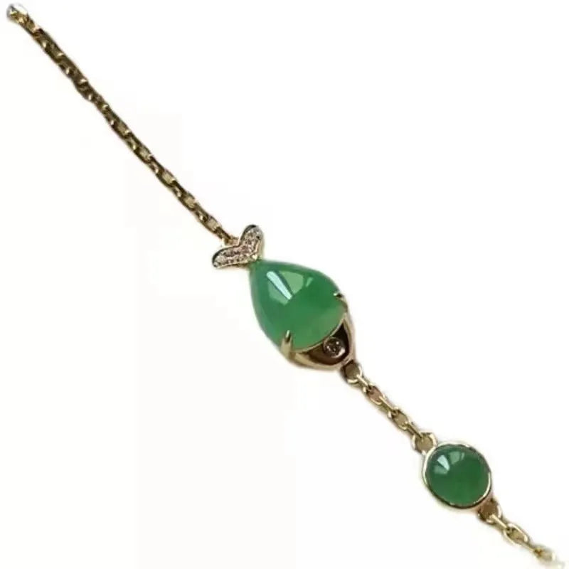 Electroplated yellow gold retro style bracelet with copper alloy and plastic construction