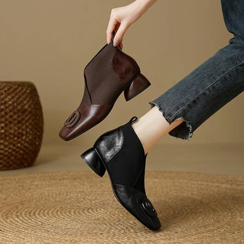 Women's retro chunky heel shoes in black or brown with square toe, 3-5cm medium heel, PU upper and TPR sole.