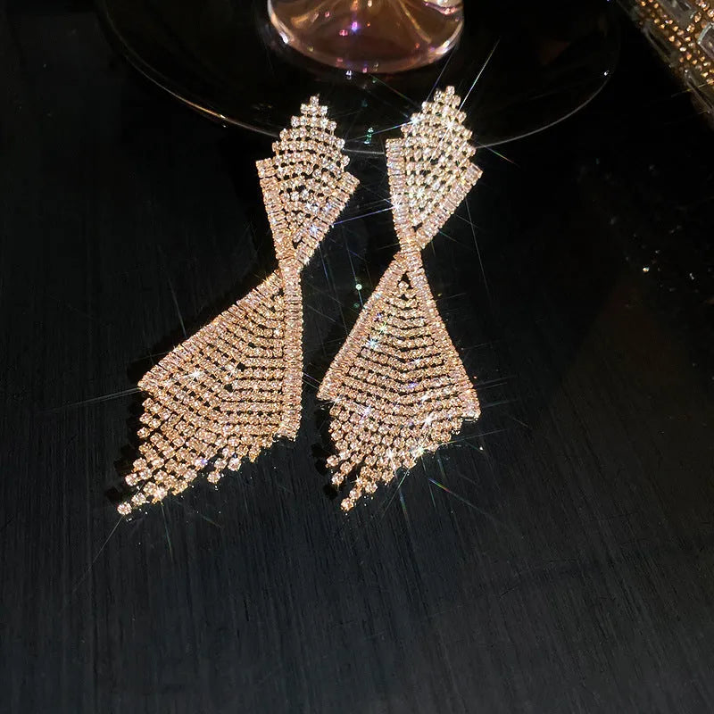 Rhinestone Inlaid Claw Chain Tassel Long Earrings for Women Copper Geometric Diamond Silver Needle Blue Gold Silver Option Shape Ins Style Drop Earrings