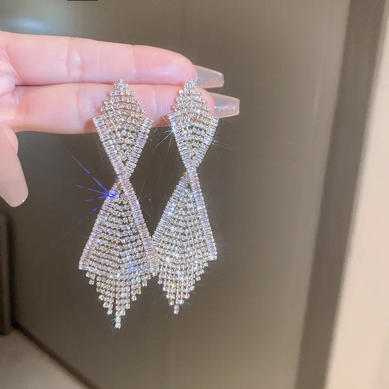 Rhinestone Inlaid Claw Chain Tassel Long Earrings for Women Copper Geometric Diamond Silver Needle Blue Gold Silver Option Shape Ins Style Drop Earrings