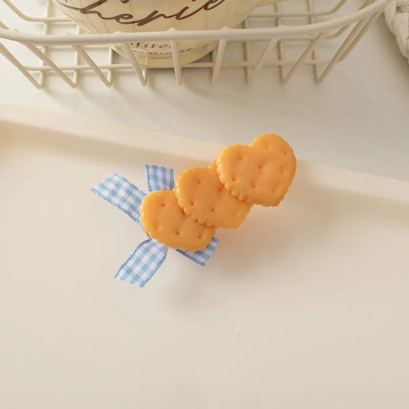 Plastic bow hairpin sweet style with star details for female