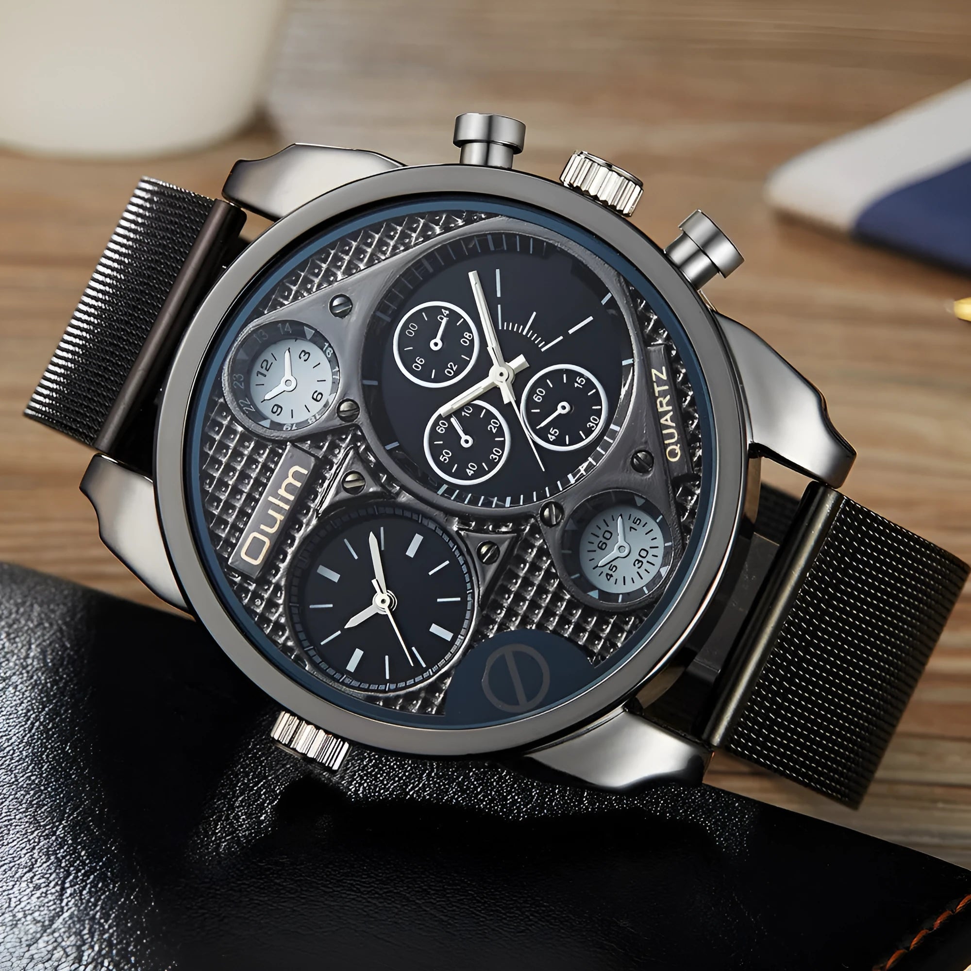 Men's watch with steel mesh belt, round alloy case, black dial, and pin buckle, 10mm thickness
