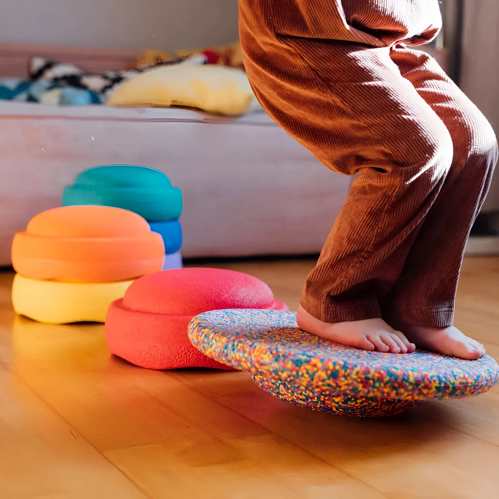Plastic wood surf balance board for children aged 4-6 in mixed colour and black options