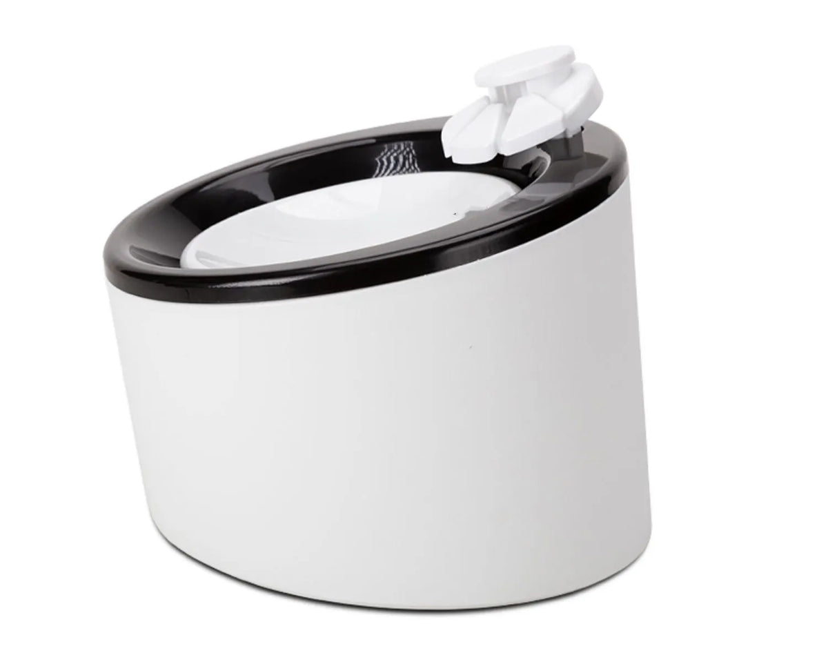 White plastic automatic drinking machine for cats and dogs with USB power cable