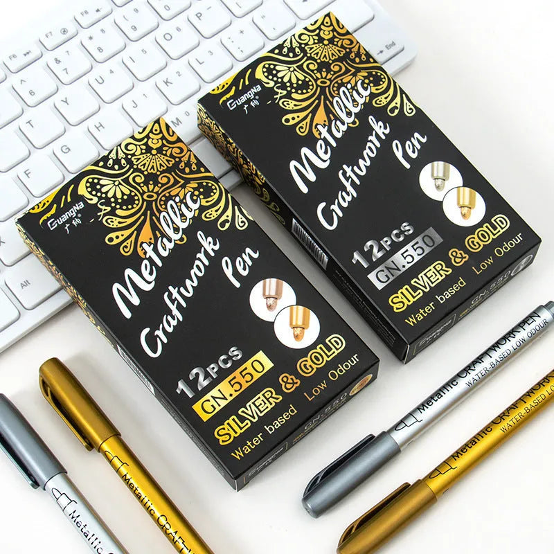 English packaging metal paint pen with plastic shell and gold silver ink refills