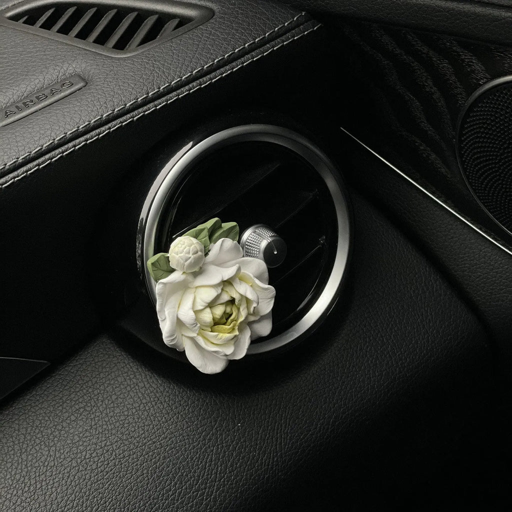 Gypsum car vent clip air freshener measuring 5x4.5cm with jasmine essential oil bottle