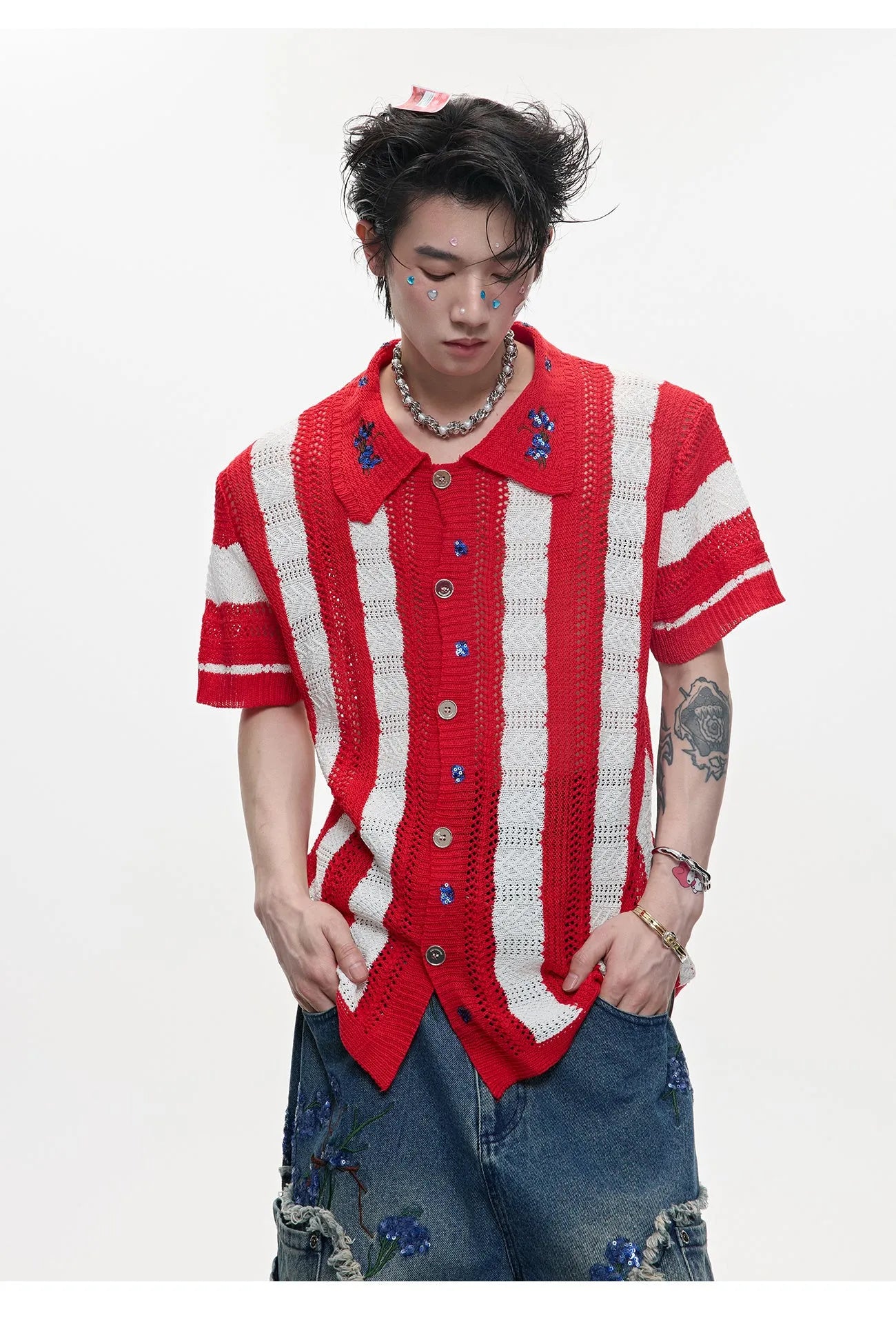 Men's loose fit retro knitted short sleeved shirt with patchwork striped pattern in red colour