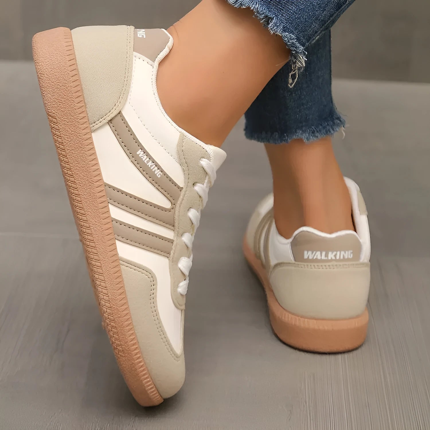 Retro low top training sneakers in multiple colours with a round toe and flat rubber sole.