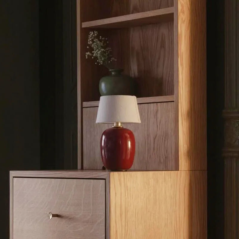 Wireless bedside charging lamp with built-in 1800mA battery in black