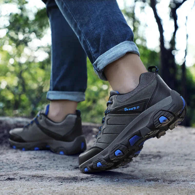 Men's outdoor hiking sports shoes with front zipper in army green, low-top rubber sole design
